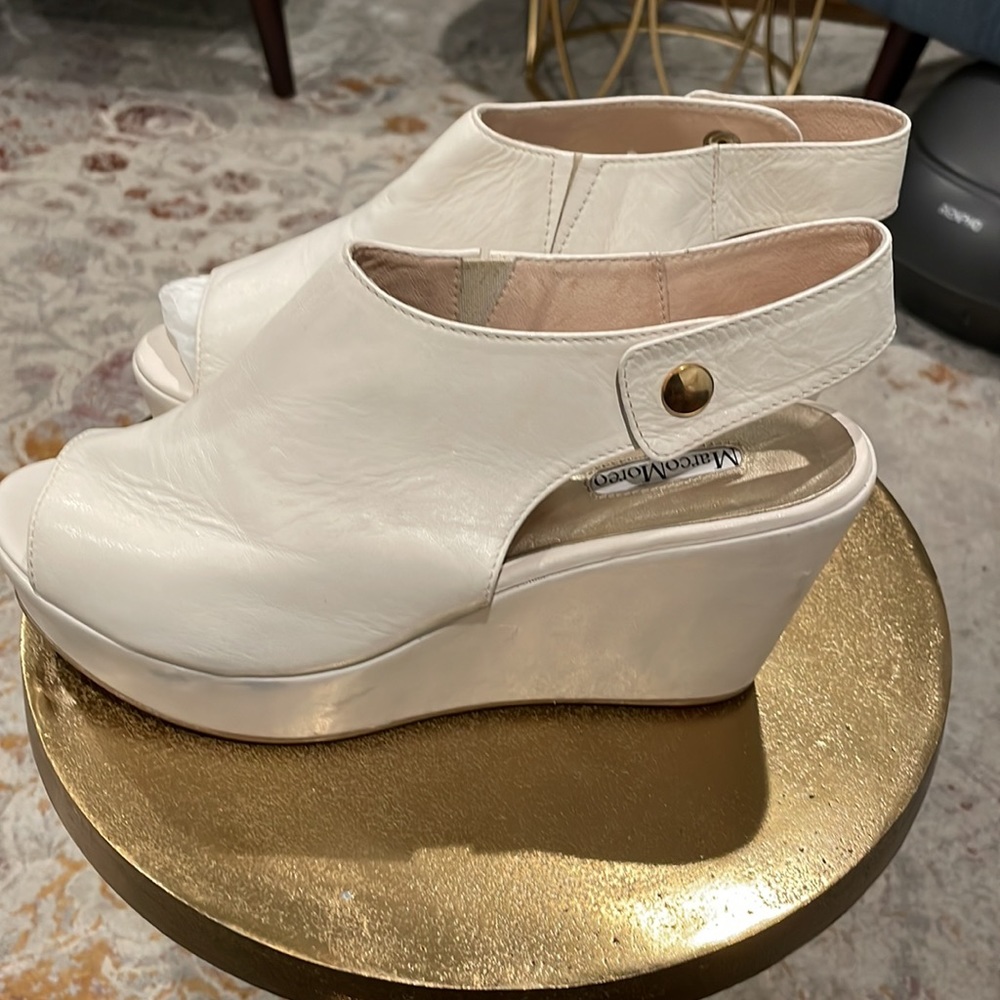 Creamy ivory wedge sling back heels. Peep toe sandal. Marco Moreo size 41.